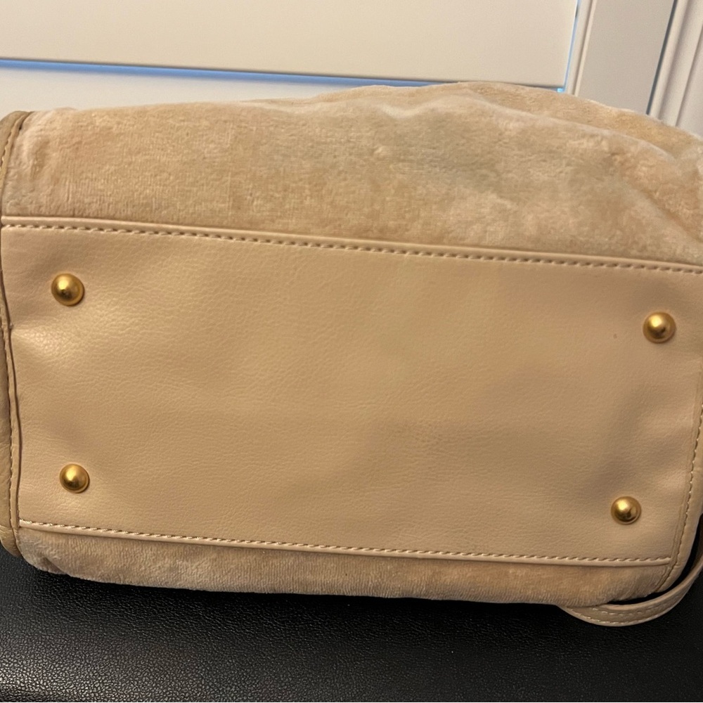 Juicy Couture velvet handbag preloved. - Picture 4 of 12